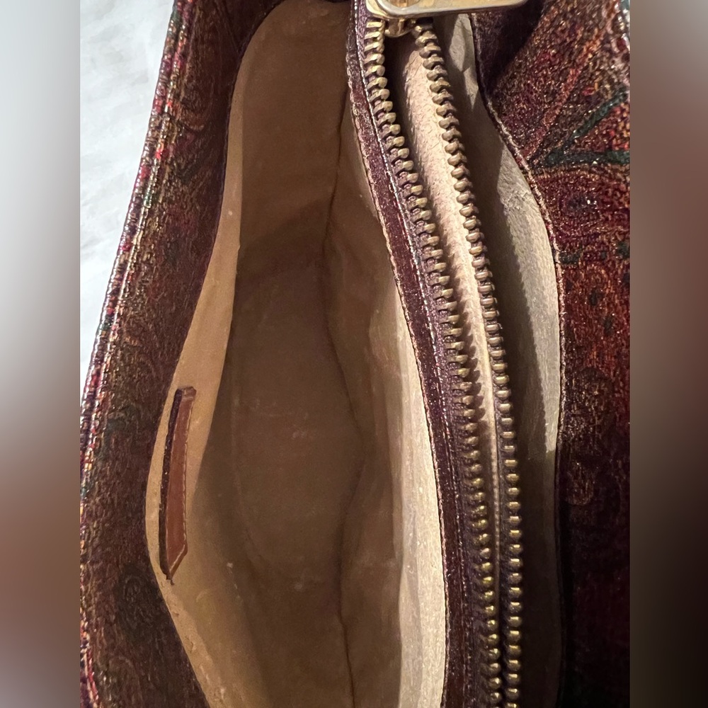 ETRO BAG very rare. Tortoise shell lucite handle, outside pristine w/no scuffs. - Picture 12 of 14